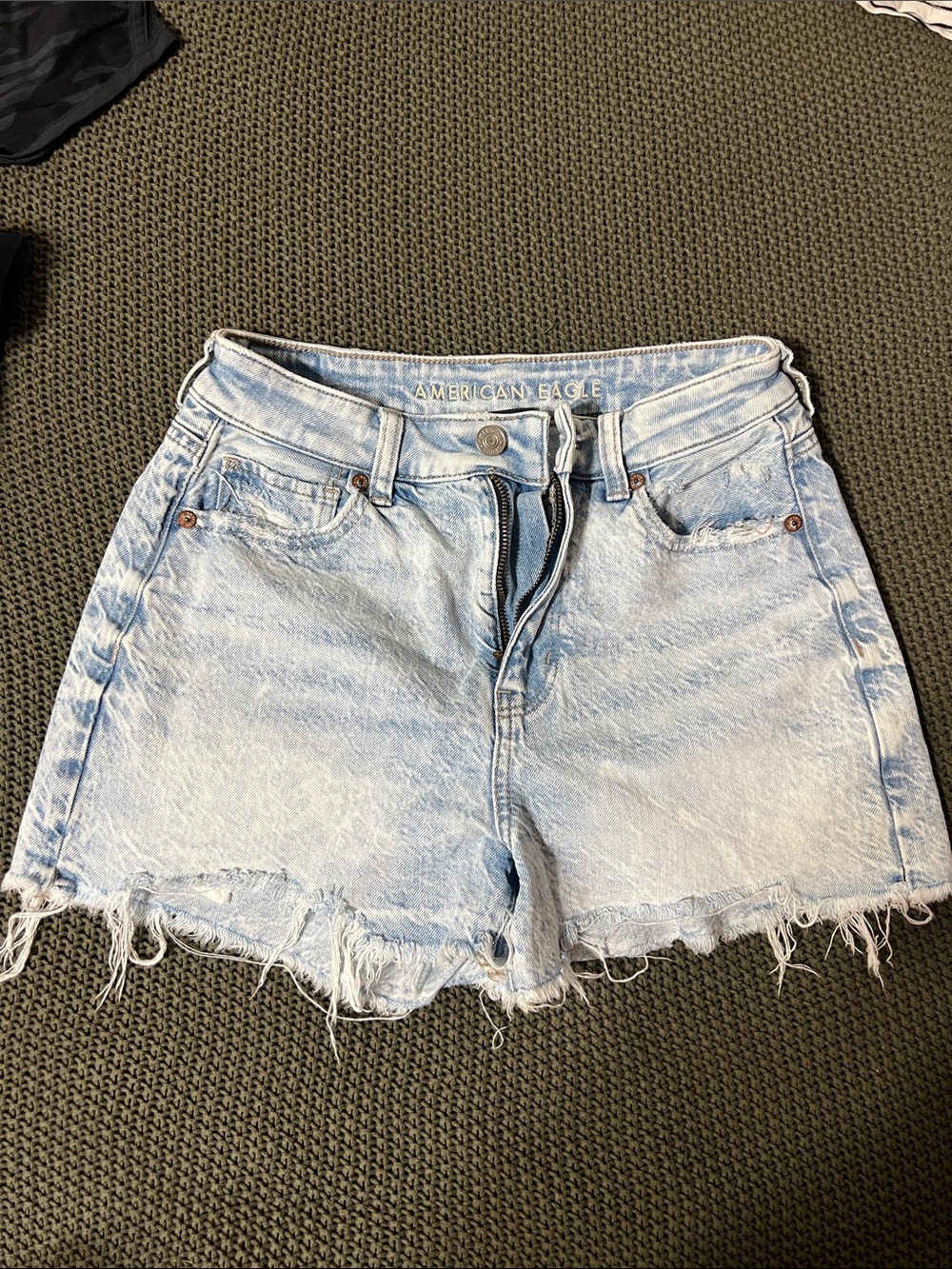 American Eagle Outfitters Light Blue Distressed Denim (Mom Short)